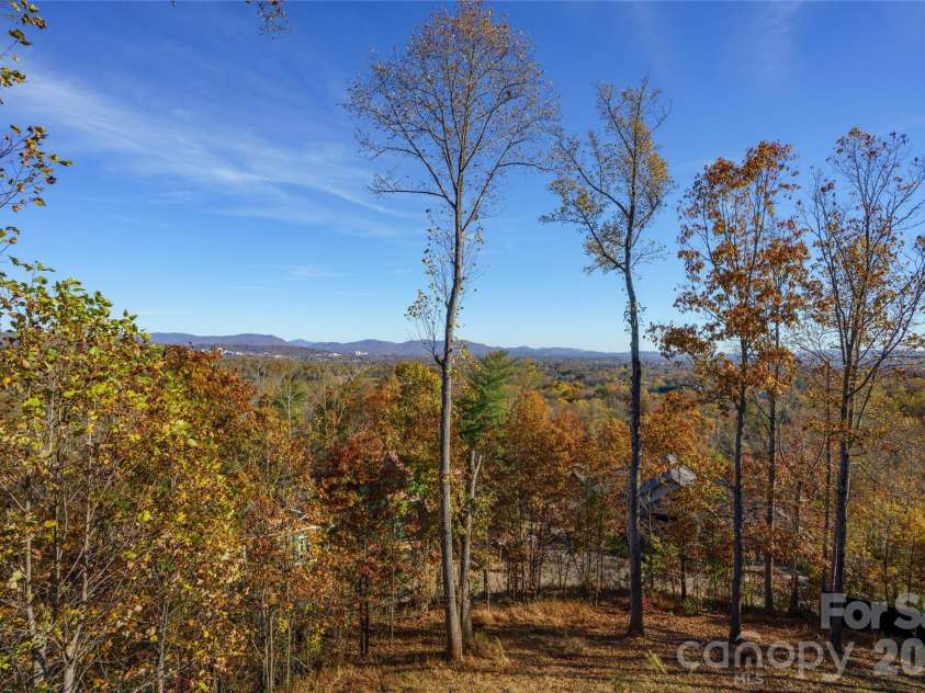 41 Ben Lippen School Road, Asheville, NC 28806.  MLS# CAR4367928, YatesRealty ID 30526. 
