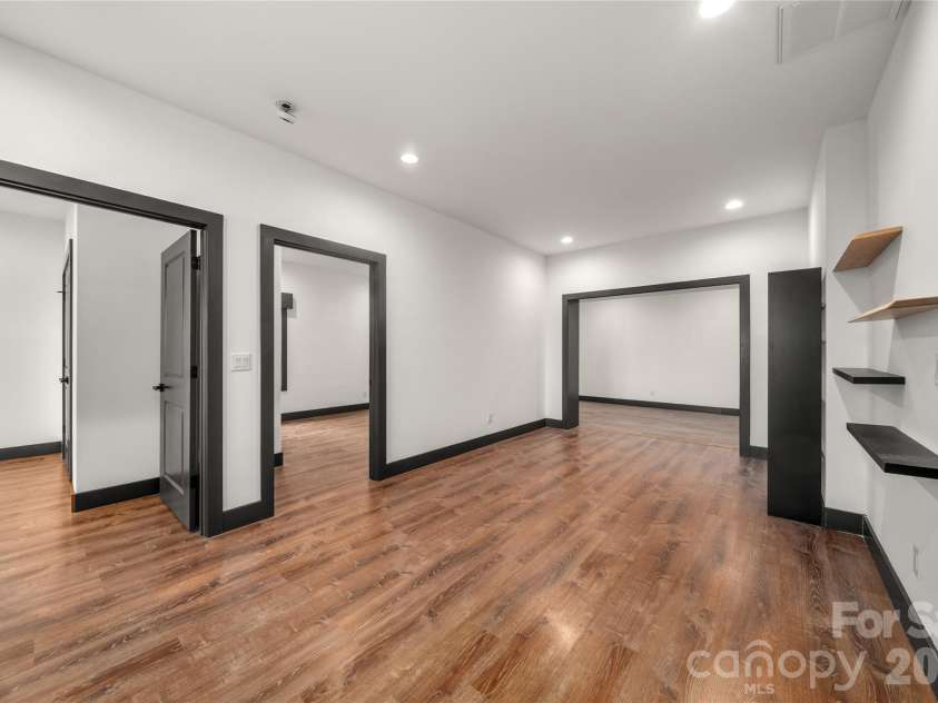 41 Ben Lippen School Road, Asheville, NC 28806.  MLS# CAR4367928, YatesRealty ID 30526. 