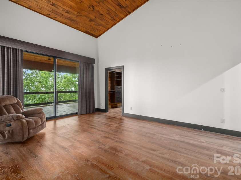 41 Ben Lippen School Road, Asheville, NC 28806.  MLS# CAR4367928, YatesRealty ID 30526. 