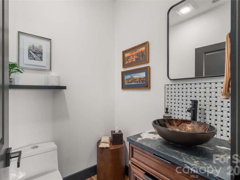 41 Ben Lippen School Road, Asheville, NC 28806.  MLS# CAR4367928, YatesRealty ID 30526. Lower level half bath