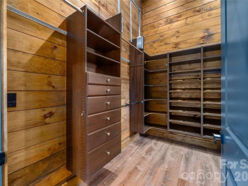 41 Ben Lippen School Road, Asheville, NC 28806.  MLS# CAR4367928, YatesRealty ID 30526. Primary closet two