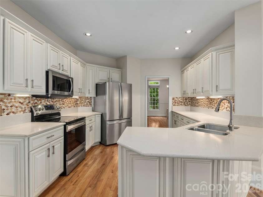 48 Smokemont Drive, Arden, NC 28704.  MLS# CAR4381980, YatesRealty ID 30527. Kitchen