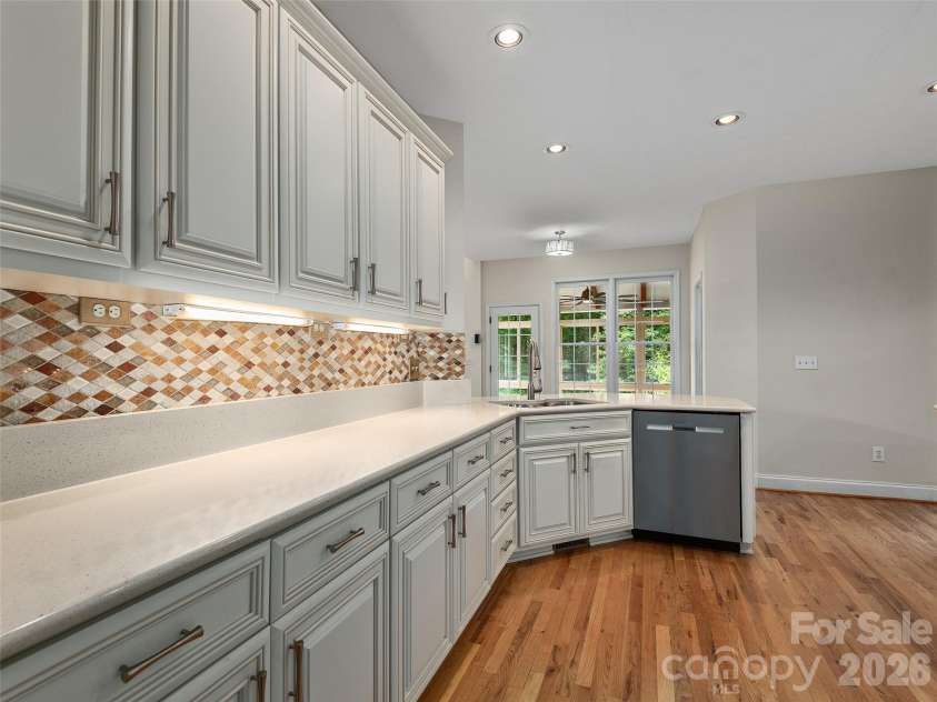 48 Smokemont Drive, Arden, NC 28704.  MLS# CAR4381980, YatesRealty ID 30527. Kitchen
