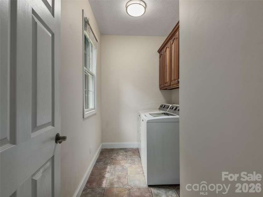 48 Smokemont Drive, Arden, NC 28704.  MLS# CAR4381980, YatesRealty ID 30527. Laundry on main level