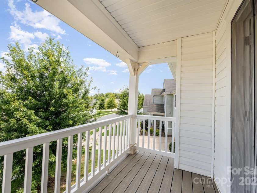 9517 Silverdale Lane, Charlotte, NC 28269.  MLS# CAR4280714, YatesRealty ID 30527. Second Story Balcony