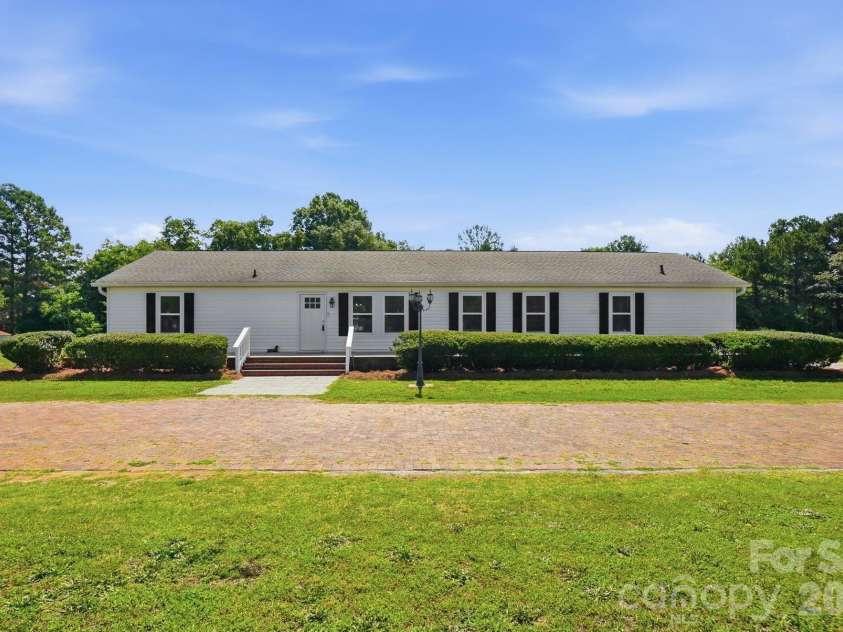 288 Farris Road, Clover, SC 29710.  MLS# CAR4391035, YatesRealty ID 30528. 