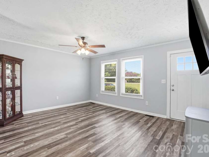 288 Farris Road, Clover, SC 29710.  MLS# CAR4391035, YatesRealty ID 30528. 