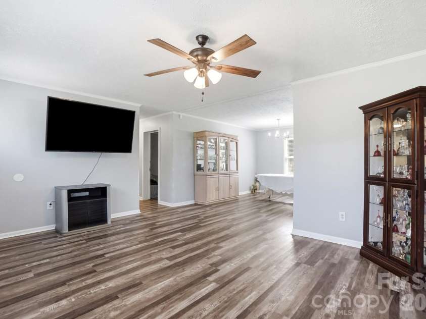 288 Farris Road, Clover, SC 29710.  MLS# CAR4391035, YatesRealty ID 30528. 
