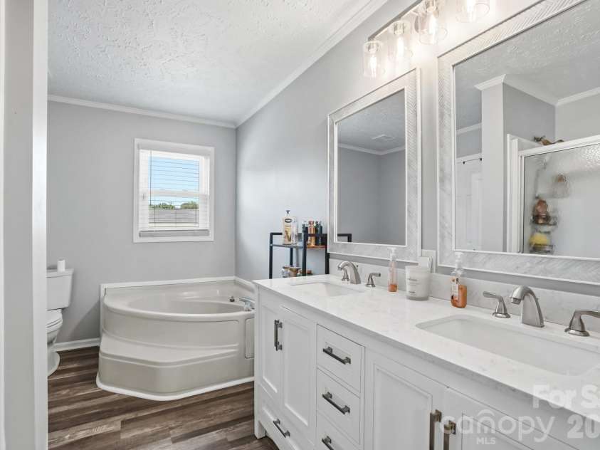 288 Farris Road, Clover, SC 29710.  MLS# CAR4391035, YatesRealty ID 30528. 