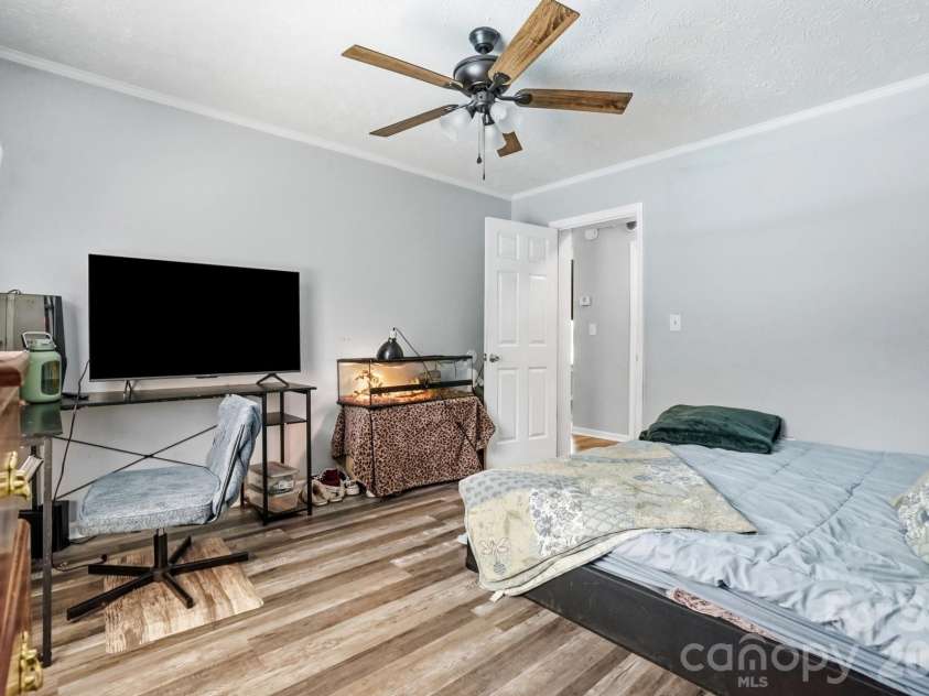 288 Farris Road, Clover, SC 29710.  MLS# CAR4391035, YatesRealty ID 30528. 