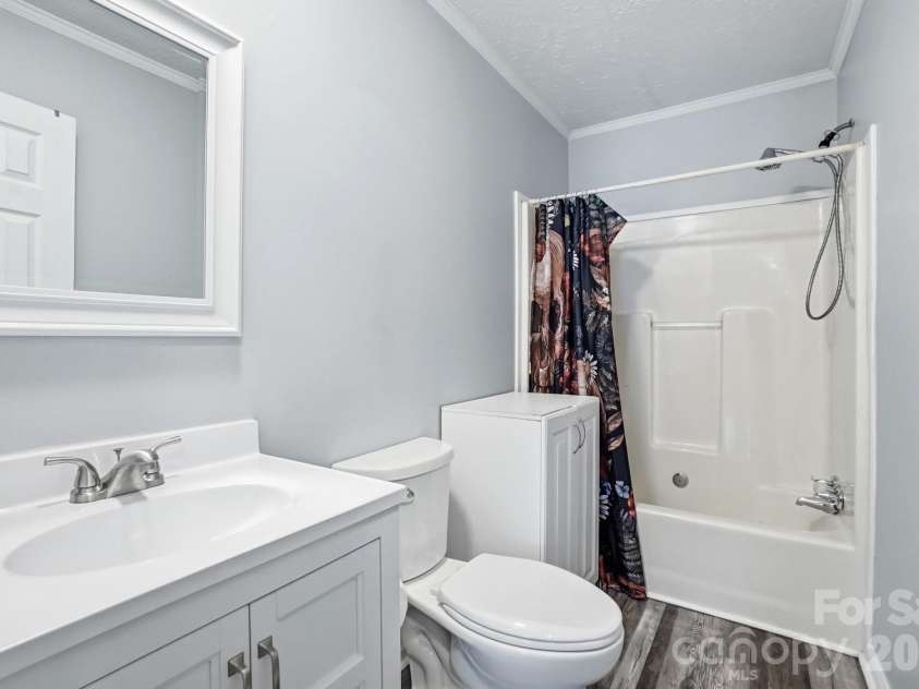 288 Farris Road, Clover, SC 29710.  MLS# CAR4391035, YatesRealty ID 30528. 