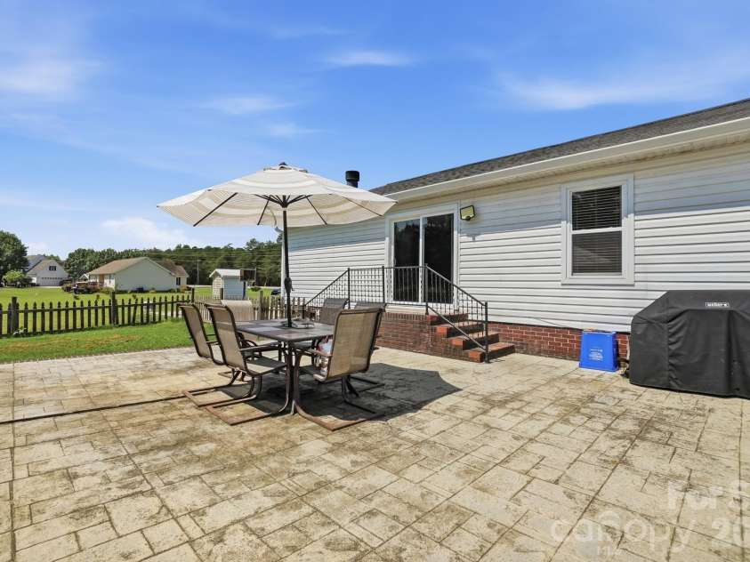 288 Farris Road, Clover, SC 29710.  MLS# CAR4391035, YatesRealty ID 30528. 
