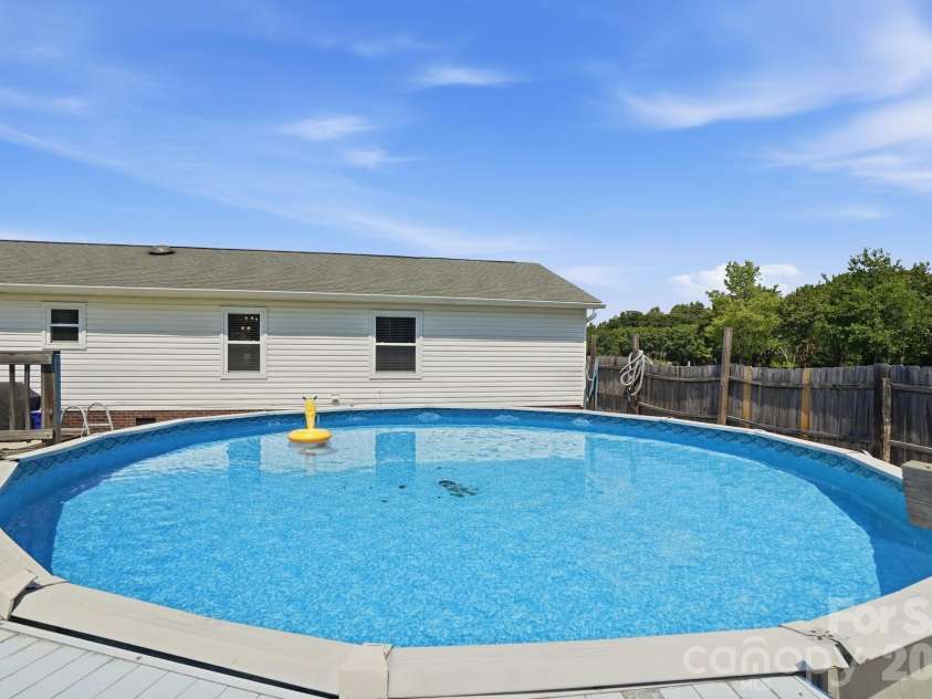 288 Farris Road, Clover, SC 29710.  MLS# CAR4391035, YatesRealty ID 30528. 