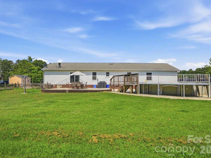 288 Farris Road, Clover, SC 29710.  MLS# CAR4391035, YatesRealty ID 30528. 