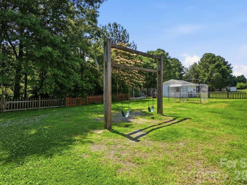 288 Farris Road, Clover, SC 29710.  MLS# CAR4391035, YatesRealty ID 30528. 