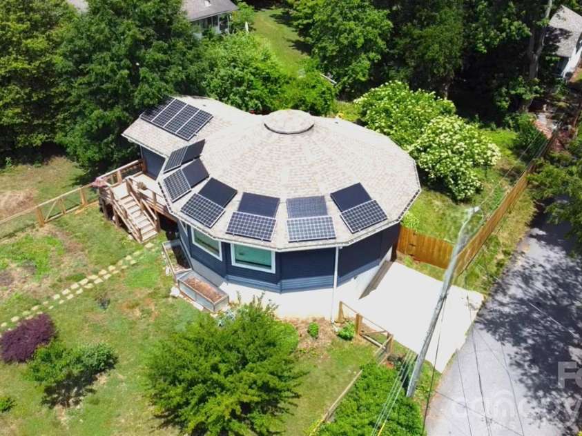63 Beverly Road, Asheville, NC 28806.  MLS# CAR4386493, YatesRealty ID 30529. 