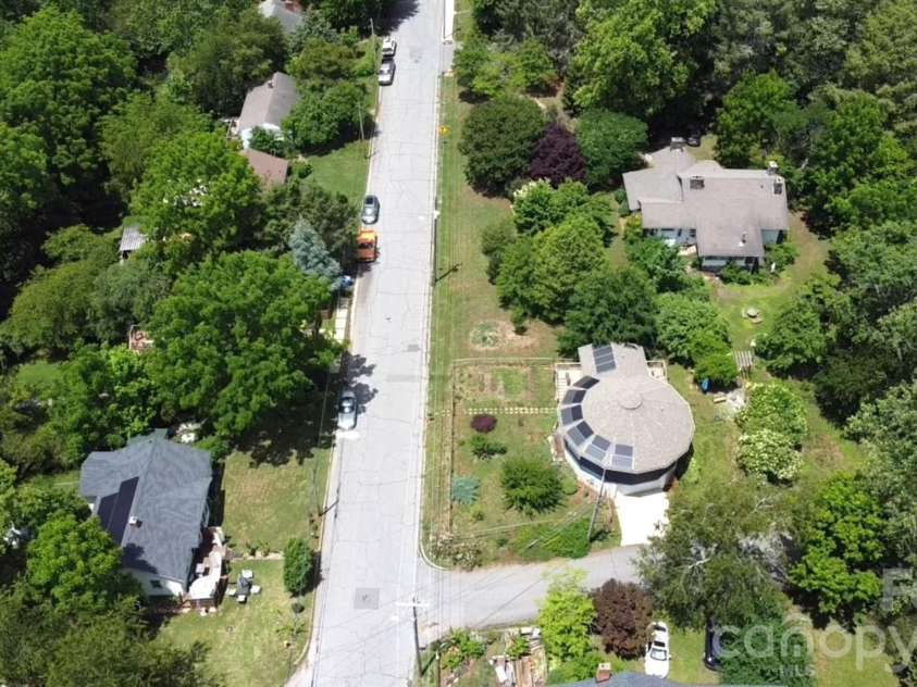 63 Beverly Road, Asheville, NC 28806.  MLS# CAR4386493, YatesRealty ID 30529. 