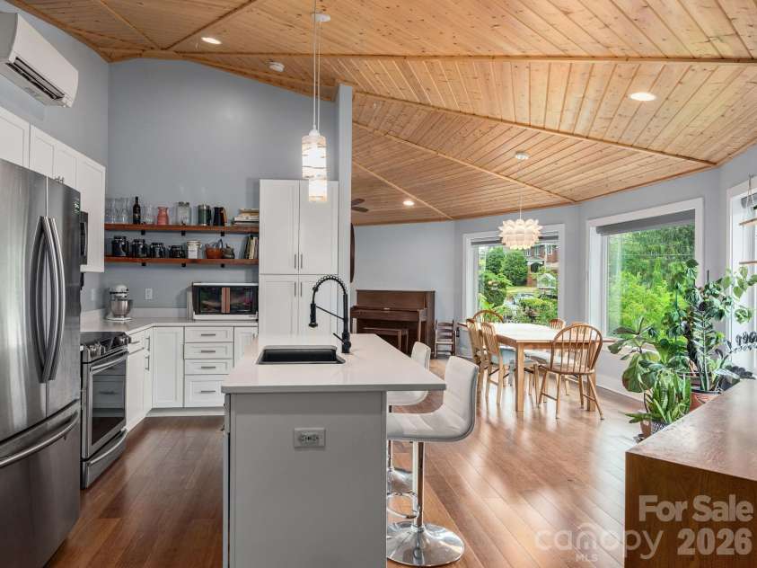 63 Beverly Road, Asheville, NC 28806.  MLS# CAR4386493, YatesRealty ID 30529. Open floor plan fully equipped kitchen