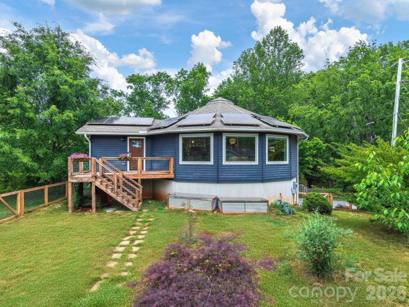 63 Beverly Road, Asheville, NC 28806.  MLS# CAR4386493, YatesRealty ID 30529. Solar panels make this home energy efficient