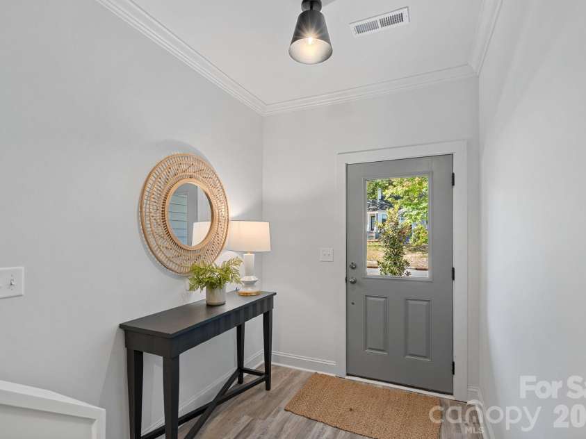 2912 Dogwood Avenue, Charlotte, NC 28206.  MLS# CAR4309456, YatesRealty ID 3053. 