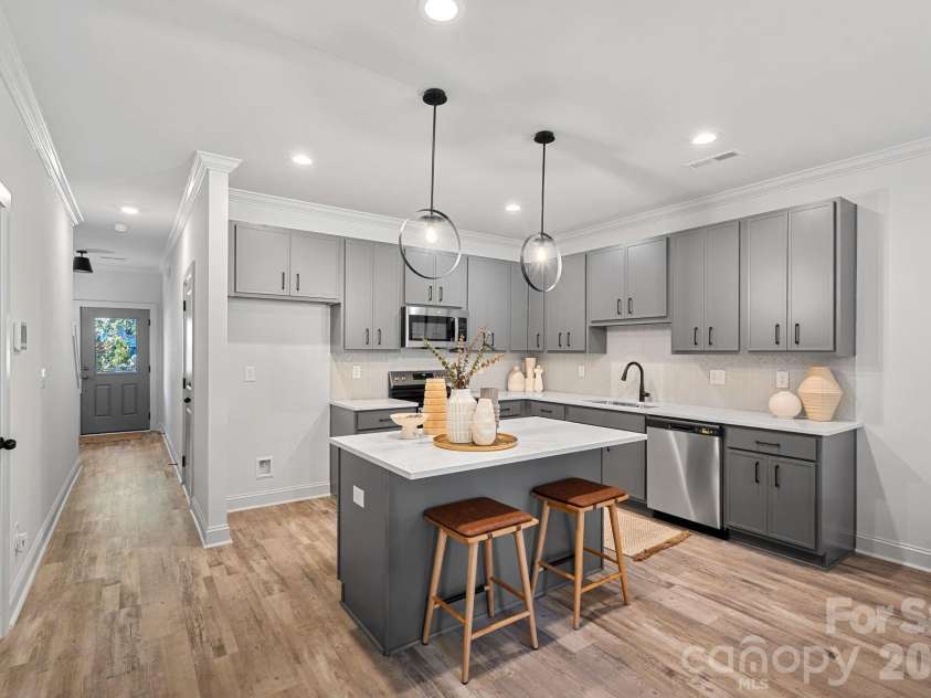 2912 Dogwood Avenue, Charlotte, NC 28206.  MLS# CAR4309456, YatesRealty ID 3053. 