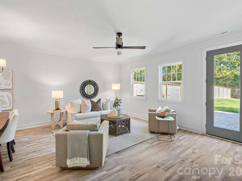 2912 Dogwood Avenue, Charlotte, NC 28206.  MLS# CAR4309456, YatesRealty ID 3053. 