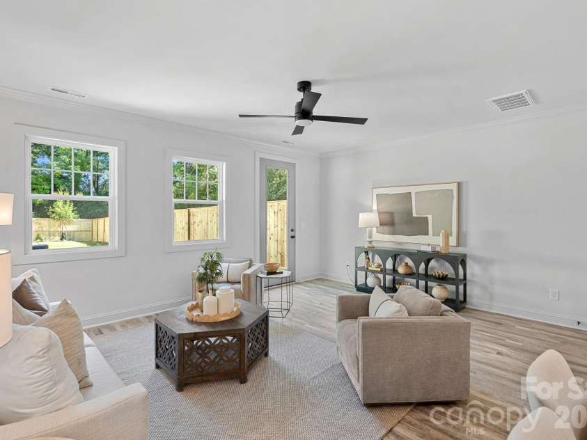 2912 Dogwood Avenue, Charlotte, NC 28206.  MLS# CAR4309456, YatesRealty ID 3053. 