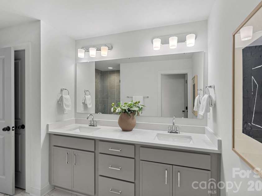 2912 Dogwood Avenue, Charlotte, NC 28206.  MLS# CAR4309456, YatesRealty ID 3053. 