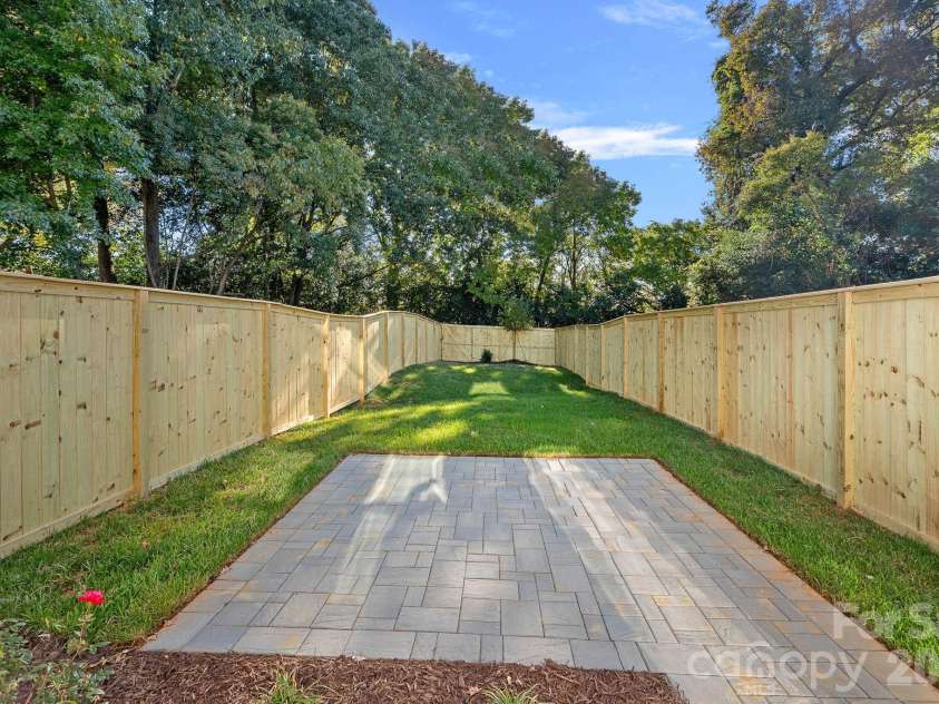 2912 Dogwood Avenue, Charlotte, NC 28206.  MLS# CAR4309456, YatesRealty ID 3053. 