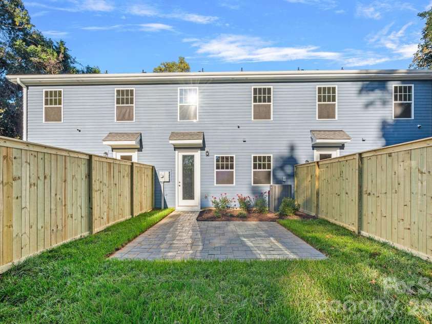 2912 Dogwood Avenue, Charlotte, NC 28206.  MLS# CAR4309456, YatesRealty ID 3053. 