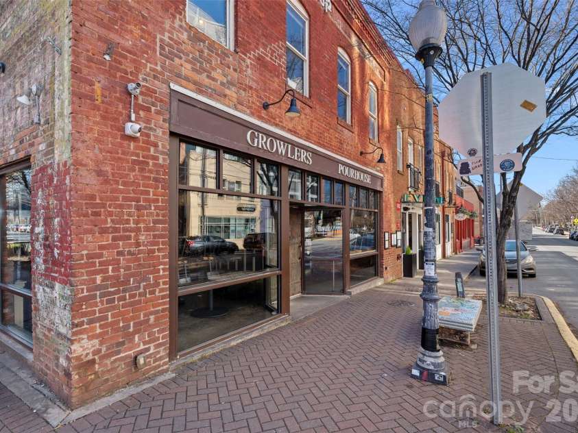 2912 Dogwood Avenue, Charlotte, NC 28206.  MLS# CAR4309456, YatesRealty ID 3053. 