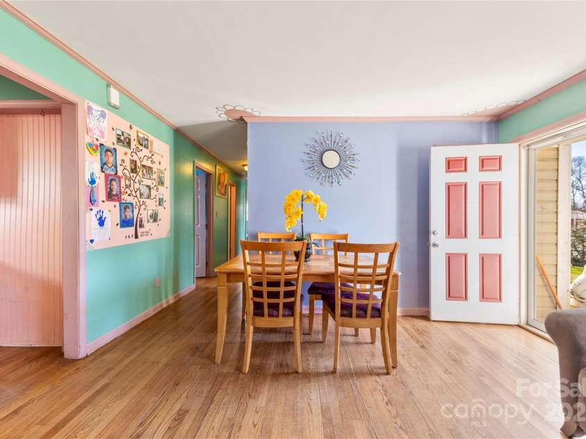 6534 Monteith Drive, Charlotte, NC 28213.  MLS# CAR4218066, YatesRealty ID 3053. 