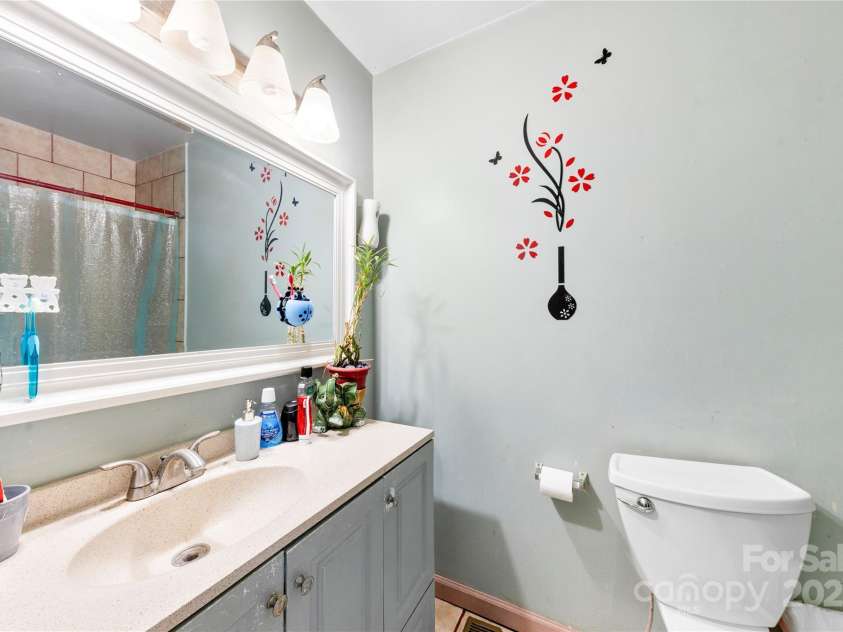 6534 Monteith Drive, Charlotte, NC 28213.  MLS# CAR4218066, YatesRealty ID 3053. 