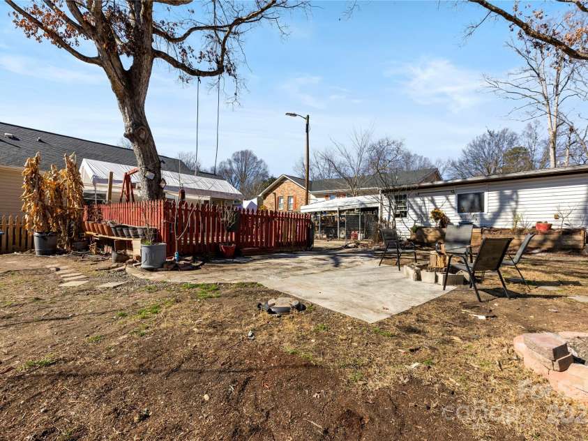 6534 Monteith Drive, Charlotte, NC 28213.  MLS# CAR4218066, YatesRealty ID 3053. 