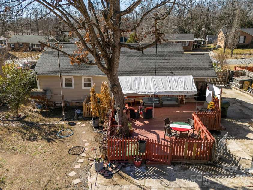 6534 Monteith Drive, Charlotte, NC 28213.  MLS# CAR4218066, YatesRealty ID 3053. 
