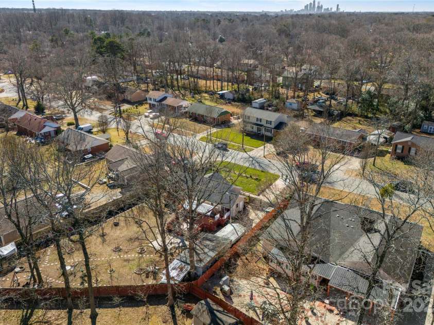 6534 Monteith Drive, Charlotte, NC 28213.  MLS# CAR4218066, YatesRealty ID 3053. 