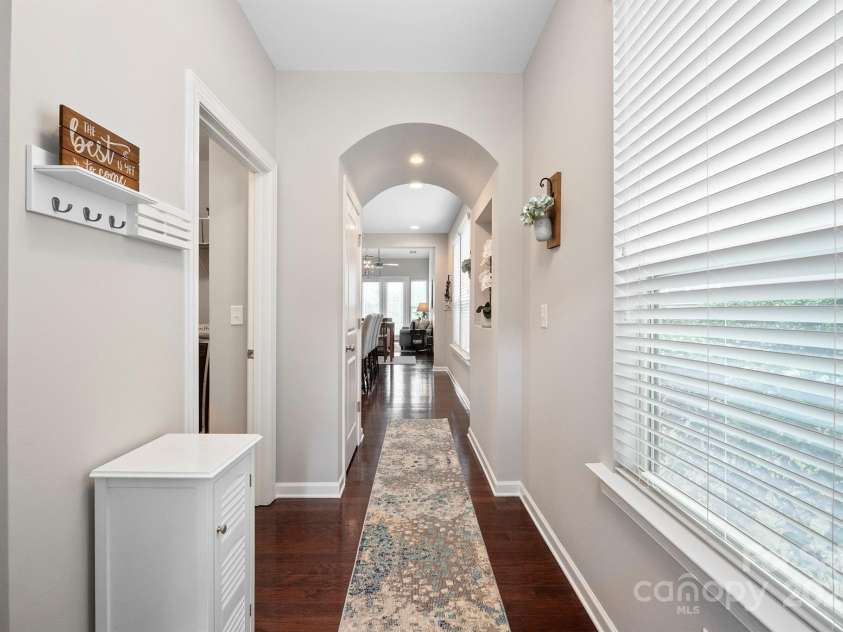 7322 Dulnian Way, Charlotte, NC 28278.  MLS# CAR4272540, YatesRealty ID 30530. Beautiful entry way with arched doorways and tons of light.