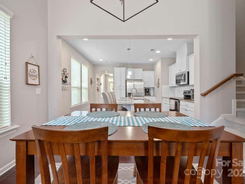 7322 Dulnian Way, Charlotte, NC 28278.  MLS# CAR4272540, YatesRealty ID 30530. Dining area