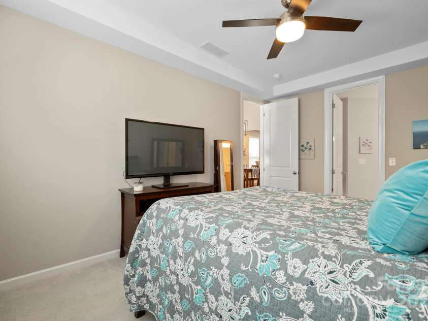 7322 Dulnian Way, Charlotte, NC 28278.  MLS# CAR4272540, YatesRealty ID 30530. Primary bedroom