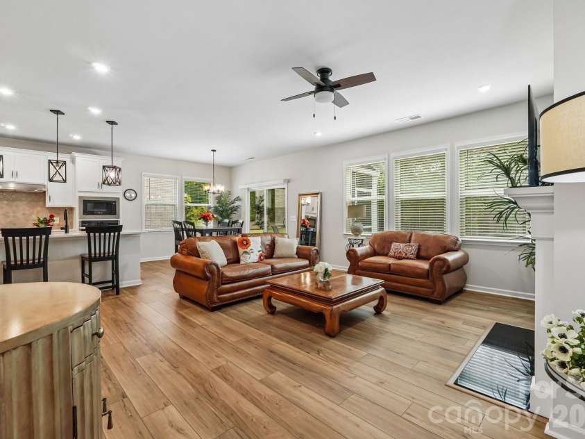 8137 Franklin Trail Street, Charlotte, NC 28227.  MLS# CAR4381069, YatesRealty ID 30530. 