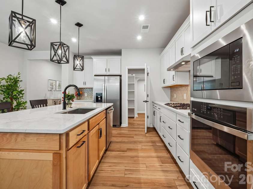 8137 Franklin Trail Street, Charlotte, NC 28227.  MLS# CAR4381069, YatesRealty ID 30530. 
