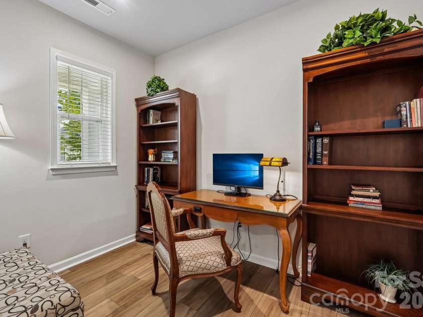 8137 Franklin Trail Street, Charlotte, NC 28227.  MLS# CAR4381069, YatesRealty ID 30530. 