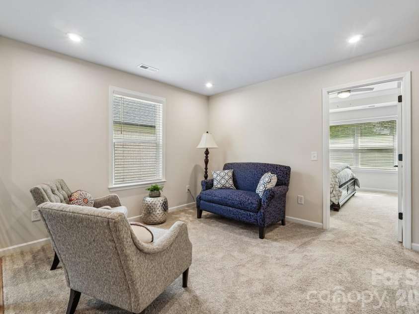 8137 Franklin Trail Street, Charlotte, NC 28227.  MLS# CAR4381069, YatesRealty ID 30530. 