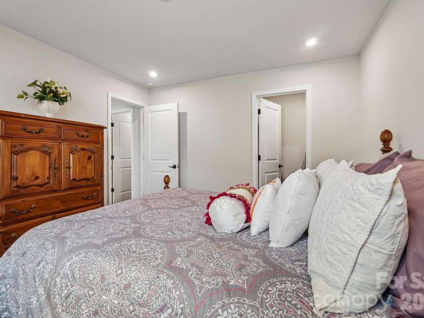 8137 Franklin Trail Street, Charlotte, NC 28227.  MLS# CAR4381069, YatesRealty ID 30530. 