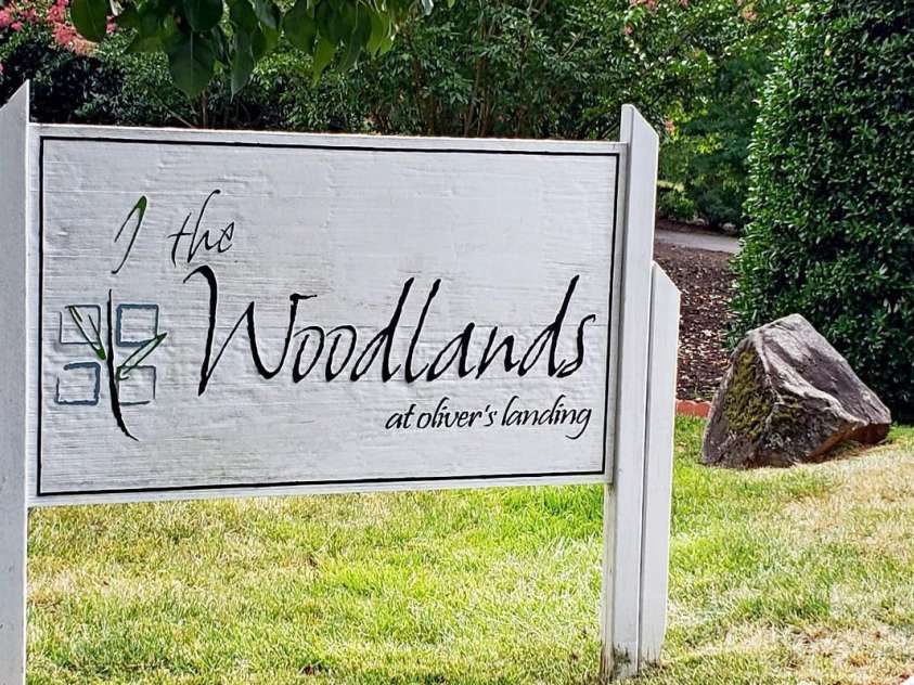 49 Scenic Ridge Drive, Hickory, NC 28601.  MLS# CAR4286788, YatesRealty ID 30531. 55+ community of Olivers Landing