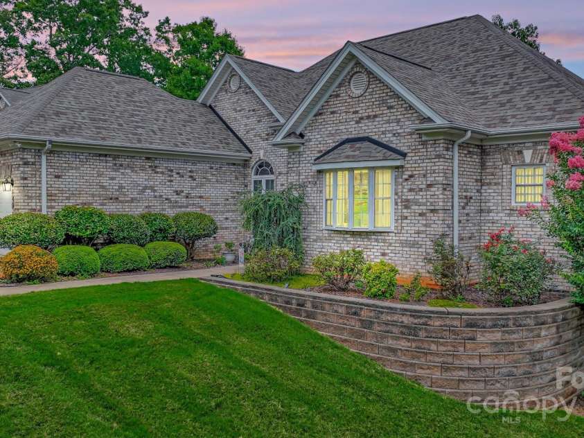 49 Scenic Ridge Drive, Hickory, NC 28601.  MLS# CAR4286788, YatesRealty ID 30531. 55+ Community w/Lake Hickory Access