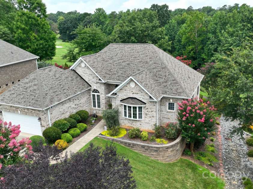 49 Scenic Ridge Drive, Hickory, NC 28601.  MLS# CAR4286788, YatesRealty ID 30531. 