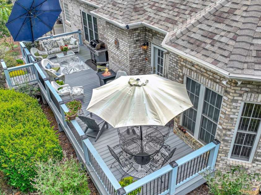 49 Scenic Ridge Drive, Hickory, NC 28601.  MLS# CAR4286788, YatesRealty ID 30531. 