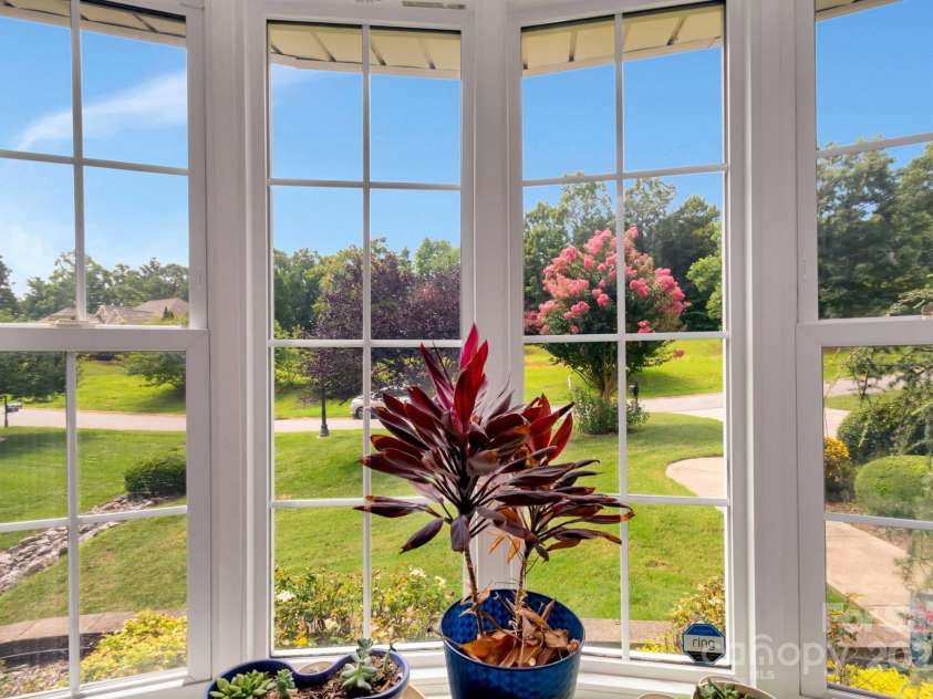 49 Scenic Ridge Drive, Hickory, NC 28601.  MLS# CAR4286788, YatesRealty ID 30531. Beautiful Views