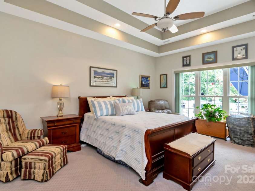 49 Scenic Ridge Drive, Hickory, NC 28601.  MLS# CAR4286788, YatesRealty ID 30531. Primary Suite w/lighted tray ceiling